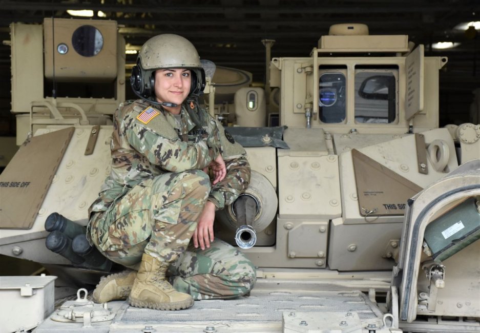 army-women.jpg