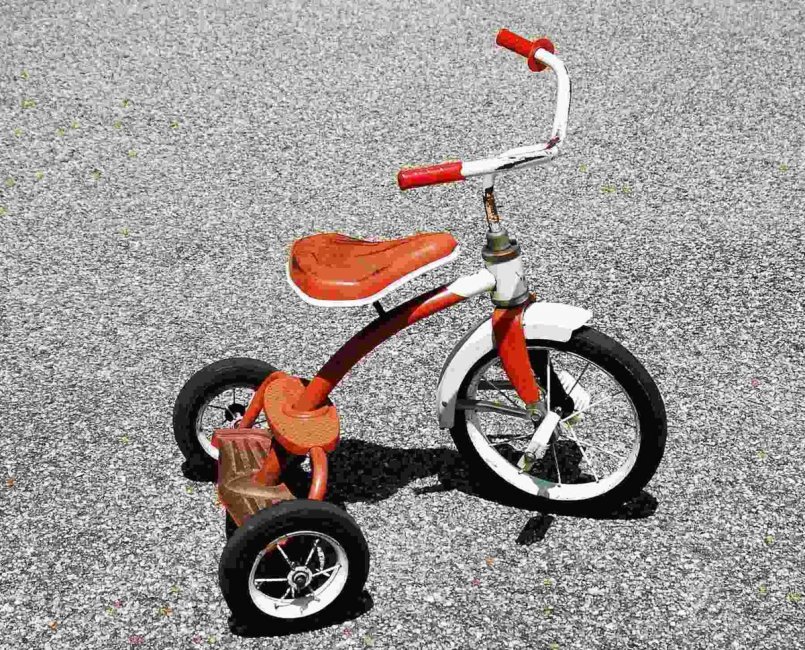 il_fullxfull.601565184_kyz0_vintage+tricycle.jpg