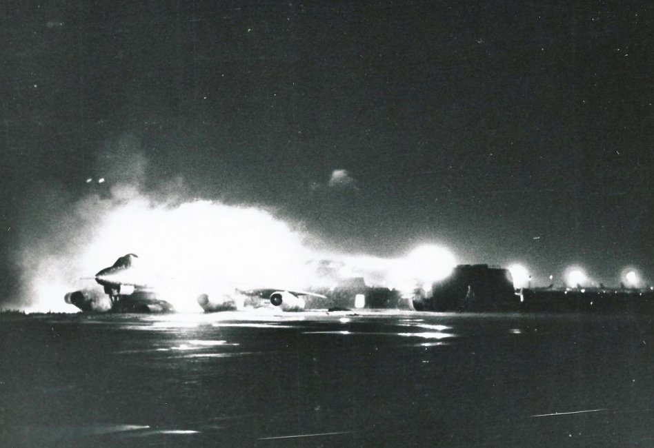 B-58 burning at Grissom ARB 08DEC1964.jpg