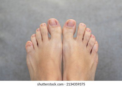 closeup-female-feet-toes-on-260nw-2134359375.jpg