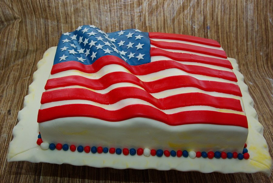 900_759219HGck_us-flag-cake.jpg