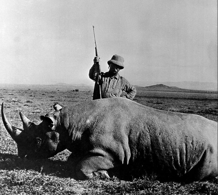 Theodore-Roosevelt-1909-rhinoceros-e1669819480847.jpg