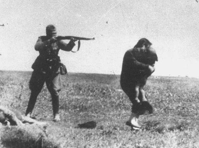 EXECUTIONS-OF-KIEV-JEWS-BY-GERMAN-ARMY-MOBILE-KILLING-UNITS-1942.jpg