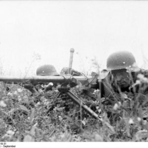 Bundesarchiv Bild 101I 283 0619 31, Russland, Deutsche Soldaten mit Panzerbüchse 39