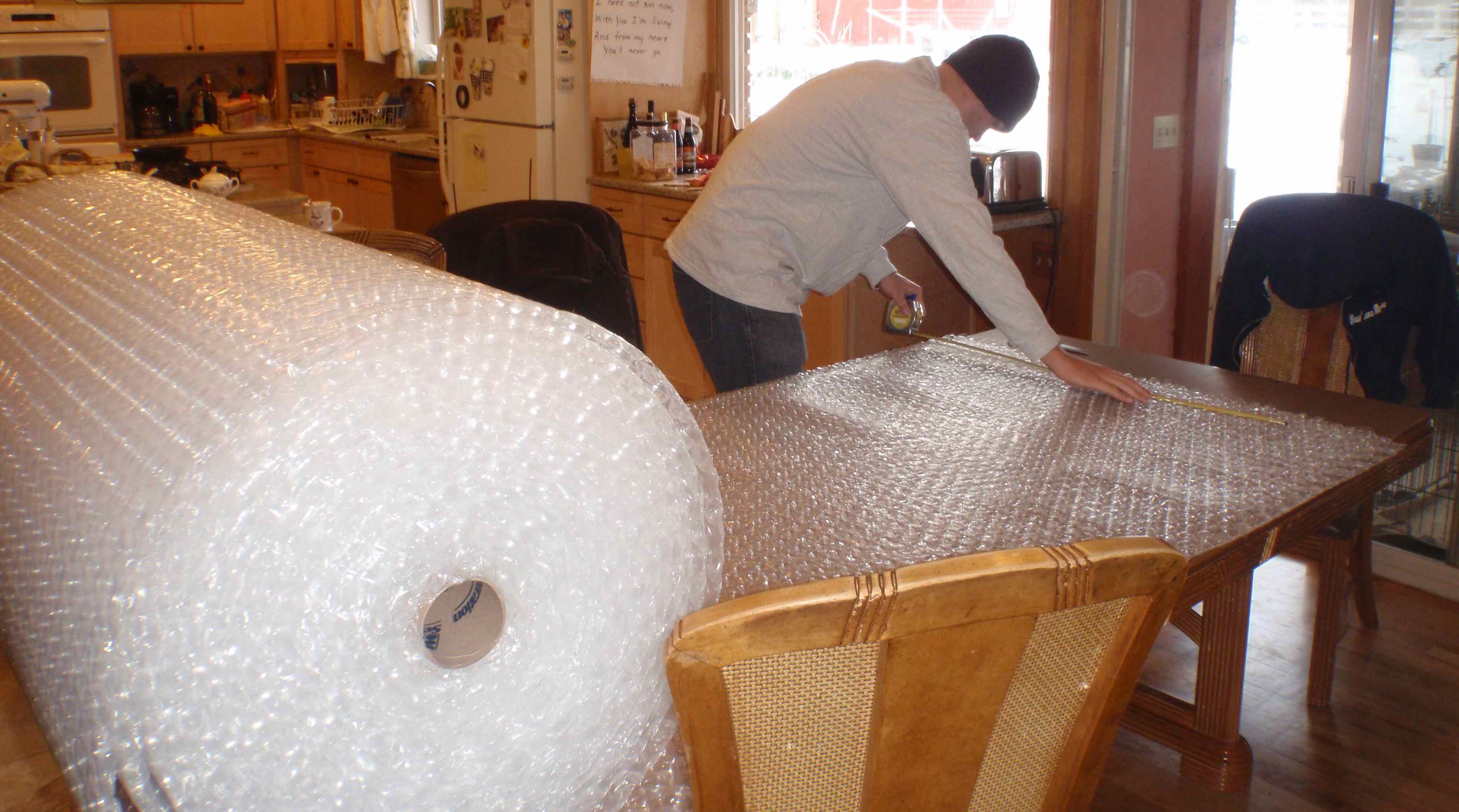 bubble-wrap-giant-roll.jpg