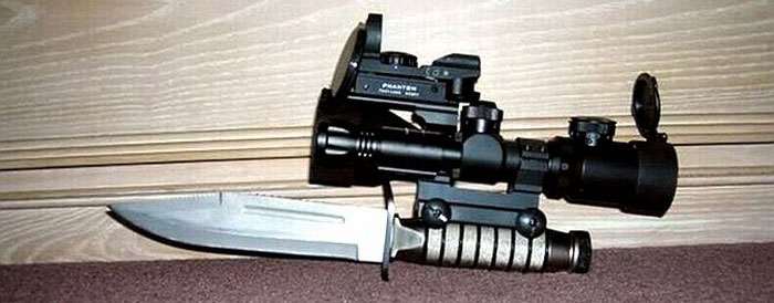 Knife-With-Scope-And-Red-Dot-Sight.jpg