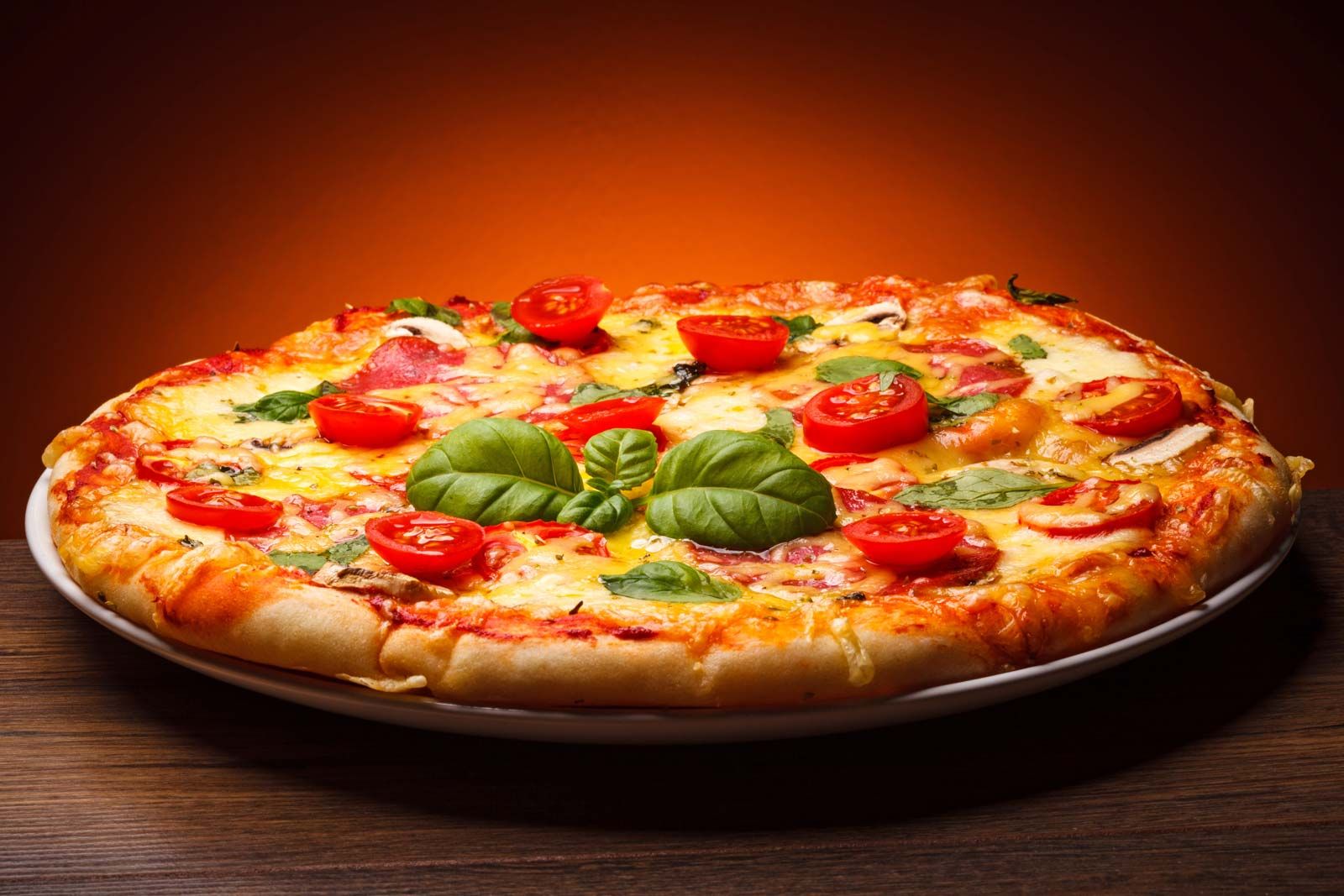 Food-Pizza-Basil-Tomato.jpg