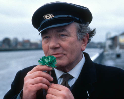 Albert-Finney-in-A-Man-of-No-Importance-Premium-Photograph-and-Poster-1008810__00895.1432419308.1280.1280.jpg