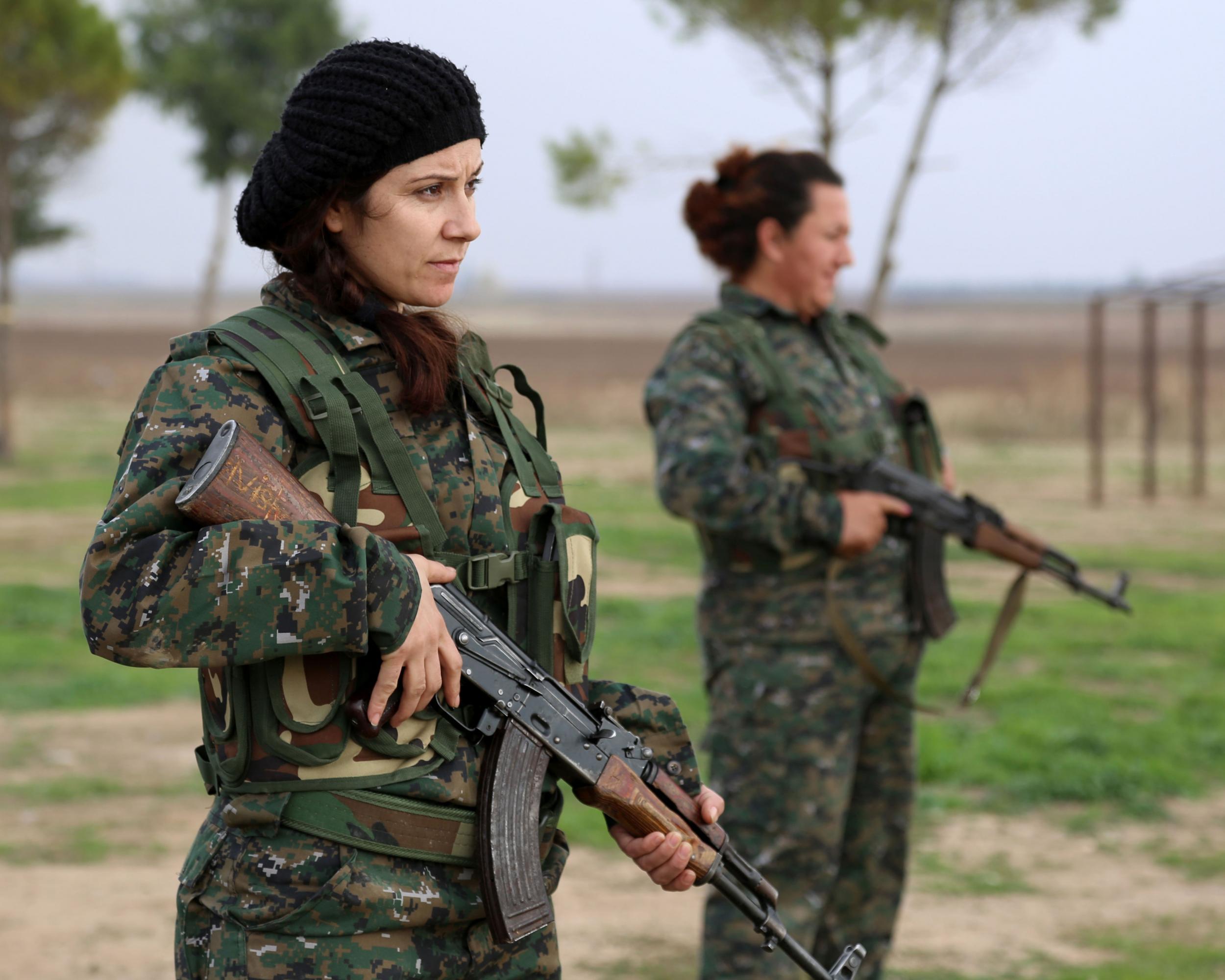 syrian-christian-women-fighters-4.jpg