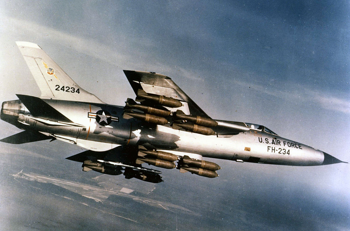1200px-Republic_F-105D-30-RE_%28SN_62-4234%29_in_flight_with_full_bomb_load_060901-F-1234S-013.jpg